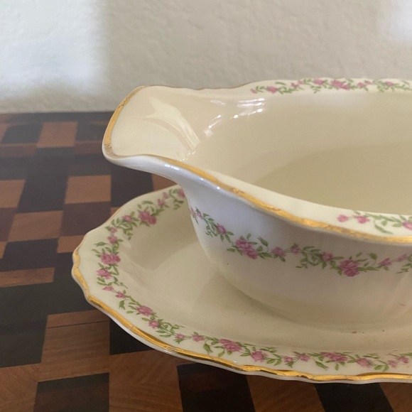 Vtg Cynthia by Syracuse Pink Floral Gold Trim Gravy Boat Attached Under Plate - Picture 5 of 10